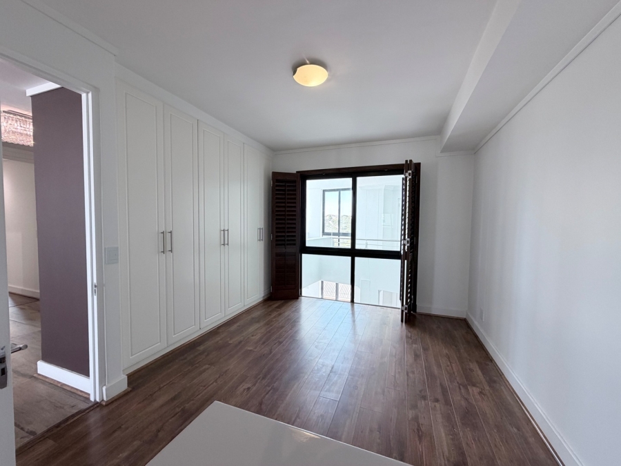 3 Bedroom Property for Sale in Bloubergstrand Western Cape
